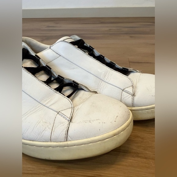 Armani Exchange White Leather Low-Top Sneakers - Picture 3 of 13